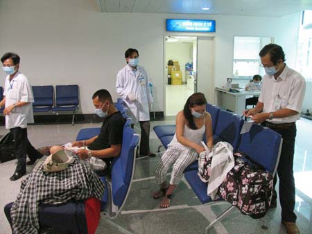Infected People Quarantined At Tan Son Nhat Airport, Ho Chi Minh City (Photo: Sggp)