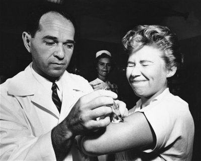 Swine Flu Bird Flu In 1957 The Vaccine Was Too Late To Help Most - Dr. Joseph Ballinger Giving Marjorie Hill, A Nurse At Montefiore Hospital In New York, The First Asian Flu Vaccine Shot To Be Administered In New York City.