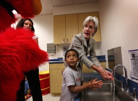 Here Elmo Is Explaing To Health And Human Services Secretary Kathleen Sebelius And A Very Interested Child How To Wash Their Hands 