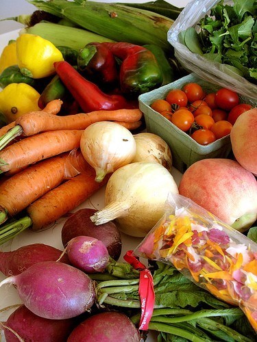 Fresh-Organic-Food1 Experts Agree That It's A Lot More Complicated Than That. There's No Single Food -- Or Even Group Of Foods -- That Can Be Counted On To Do The Trick.