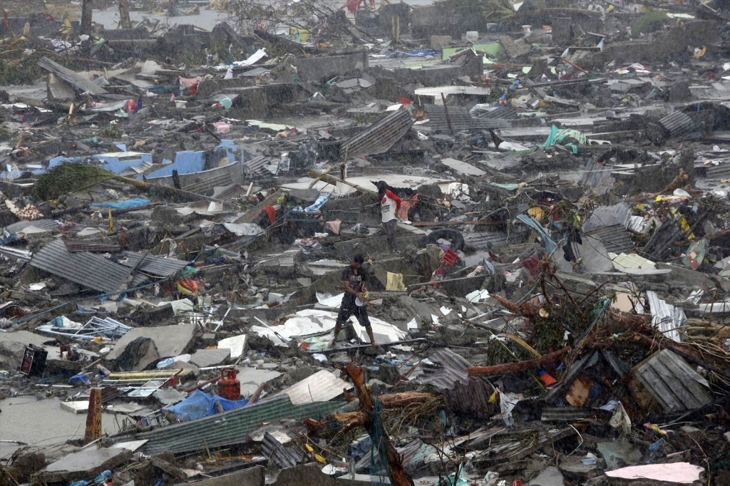 Tacloban After Typhoon Haiyan Hit